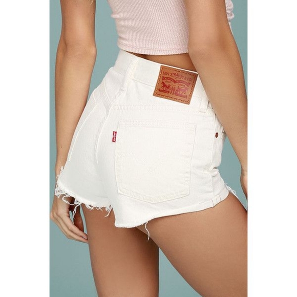 NWOT! Levi's Denim Shorts - Picture 1 of 5